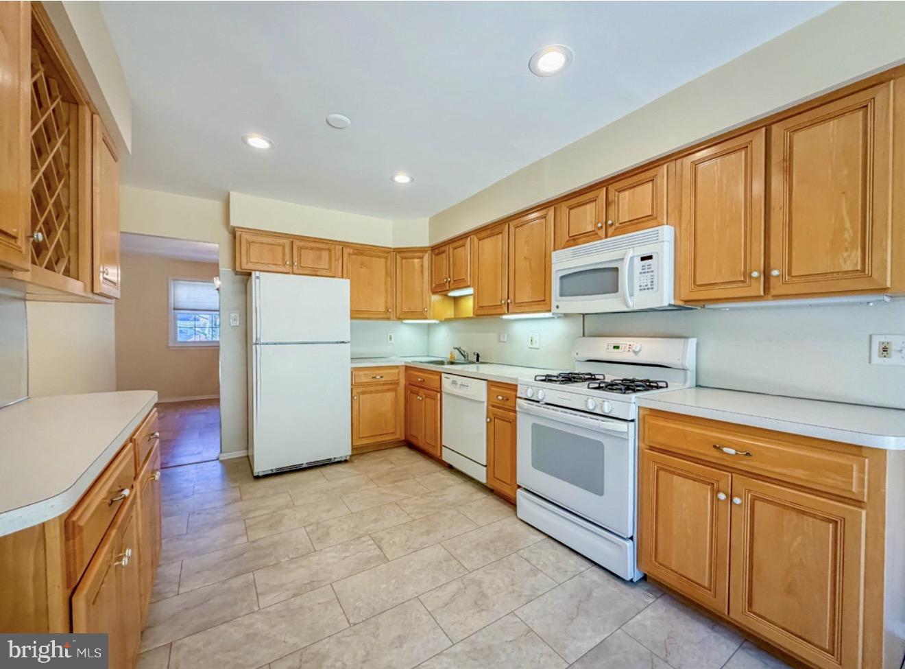 HILLWOOD TERR - Residential