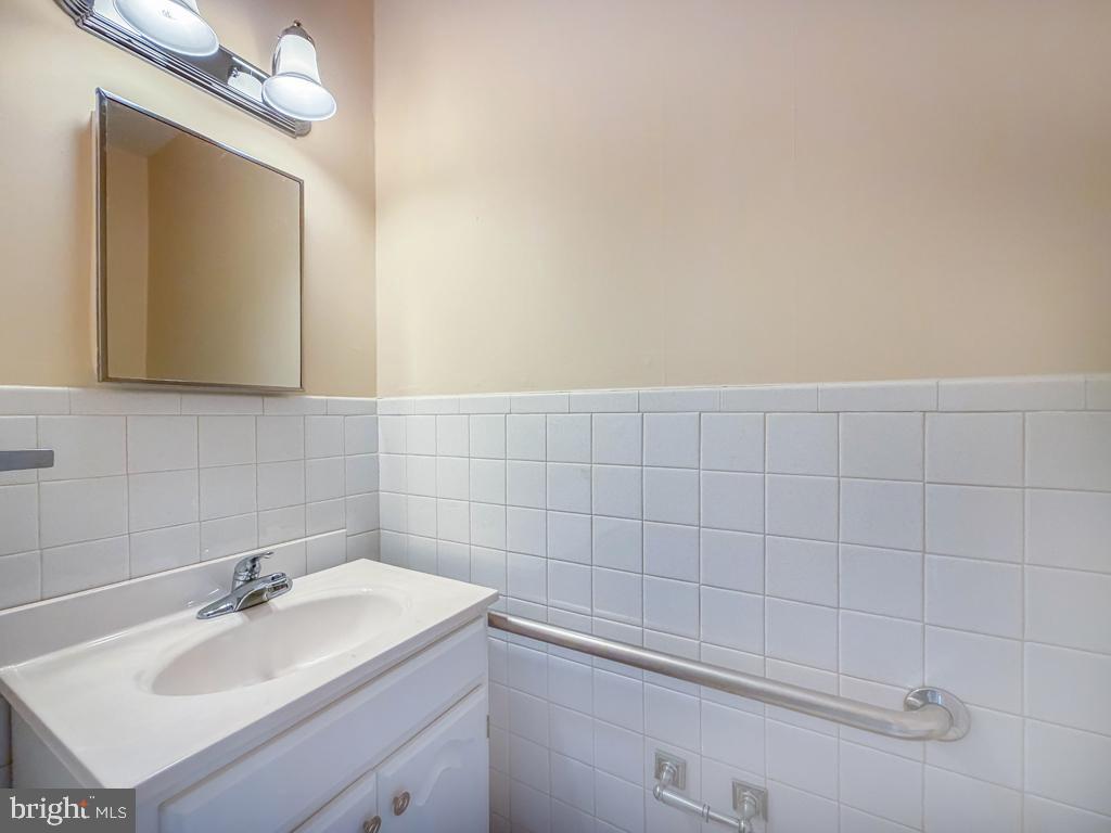 HILLWOOD TERR - Residential