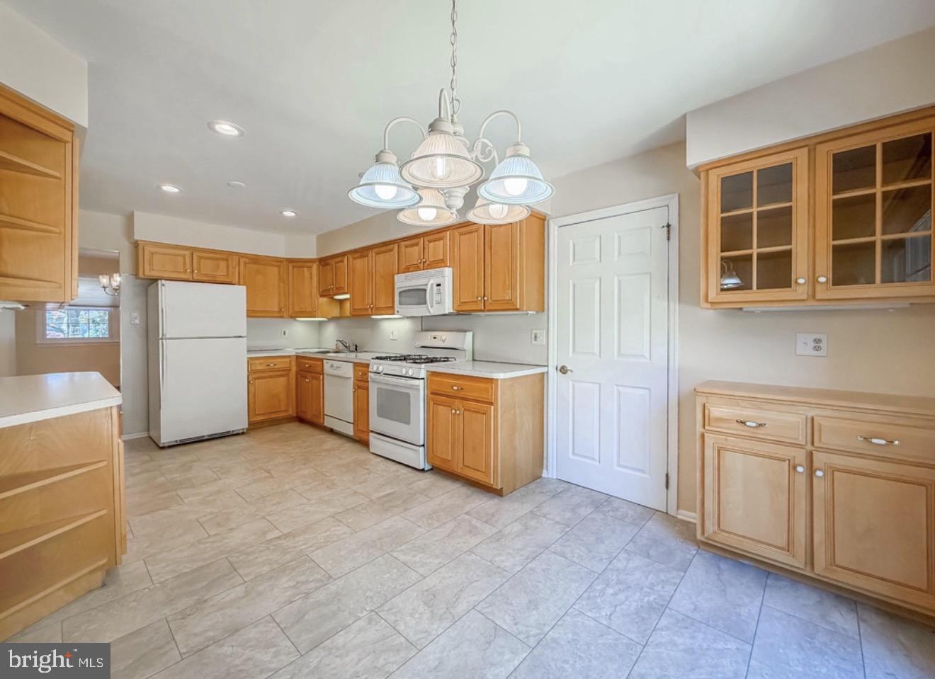 HILLWOOD TERR - Residential