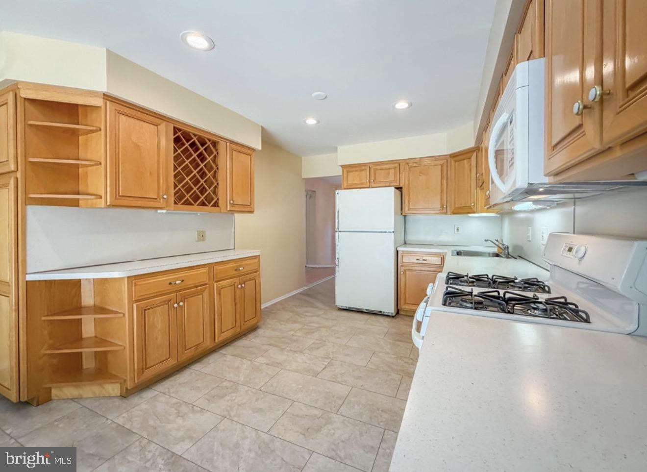 HILLWOOD TERR - Residential