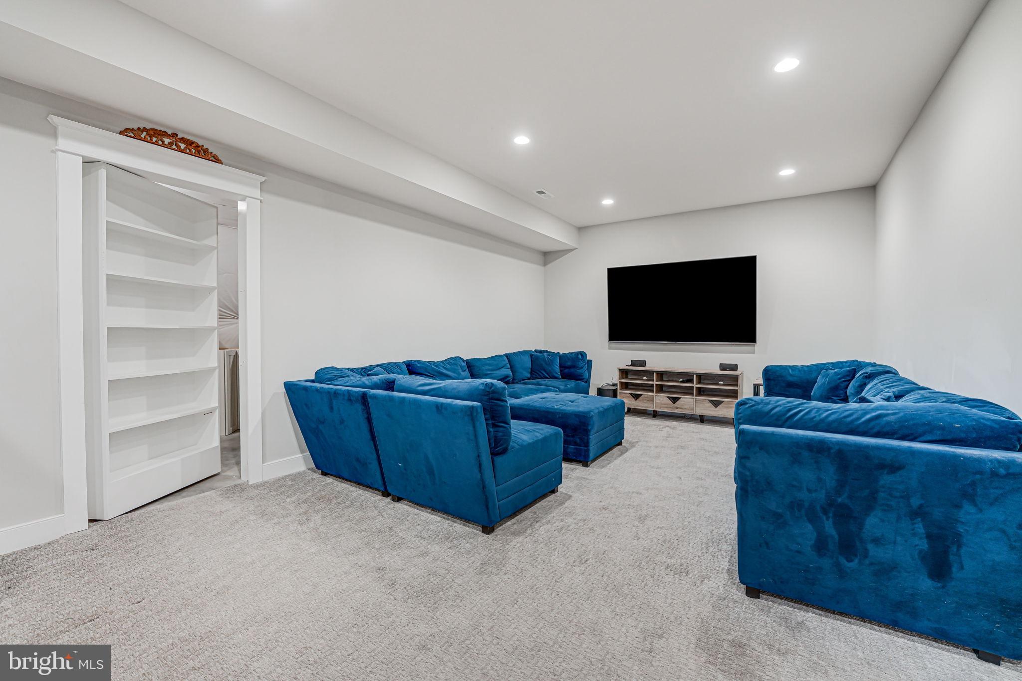 MURMURING PINES - Residential