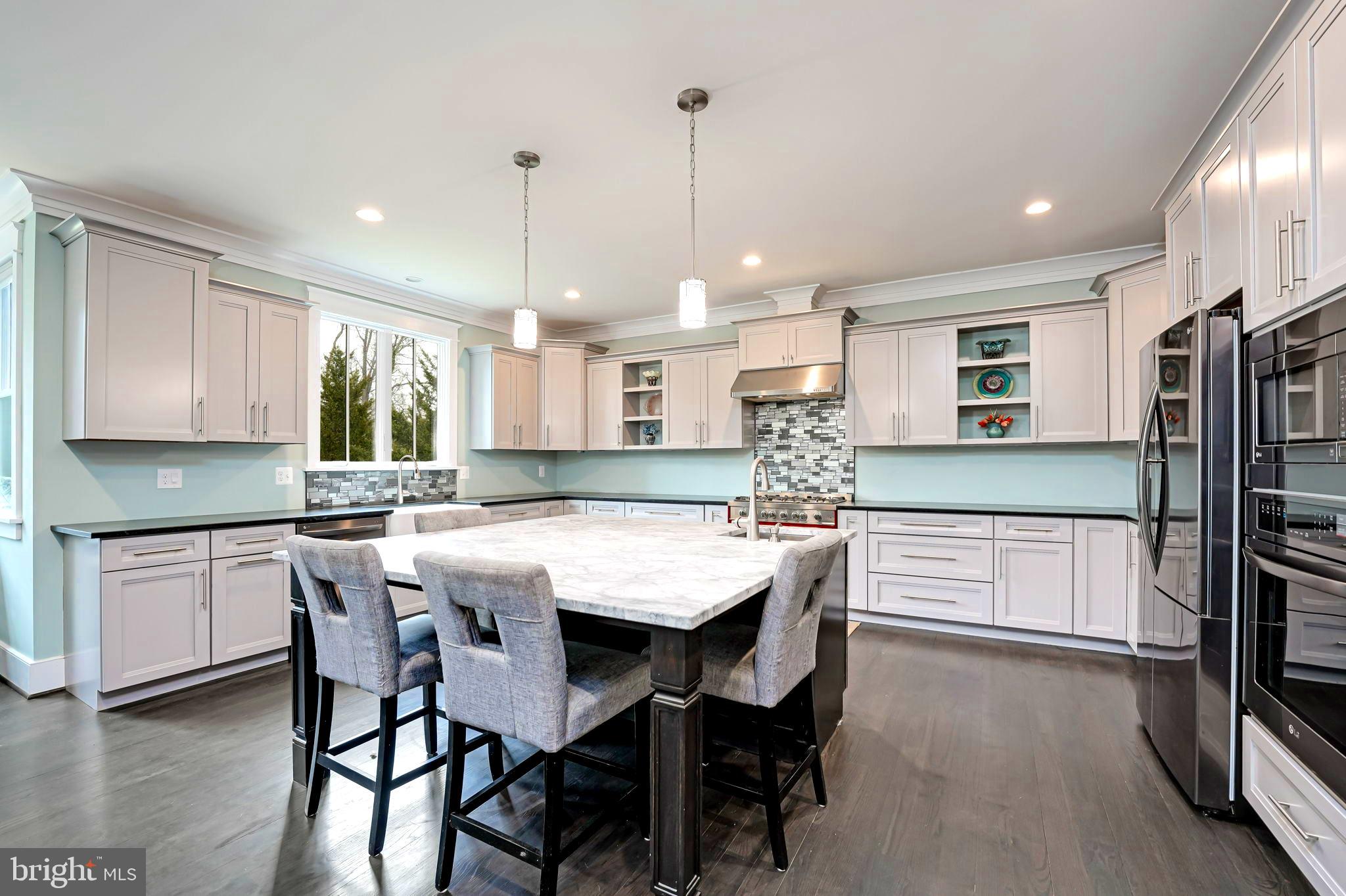 MURMURING PINES - Residential