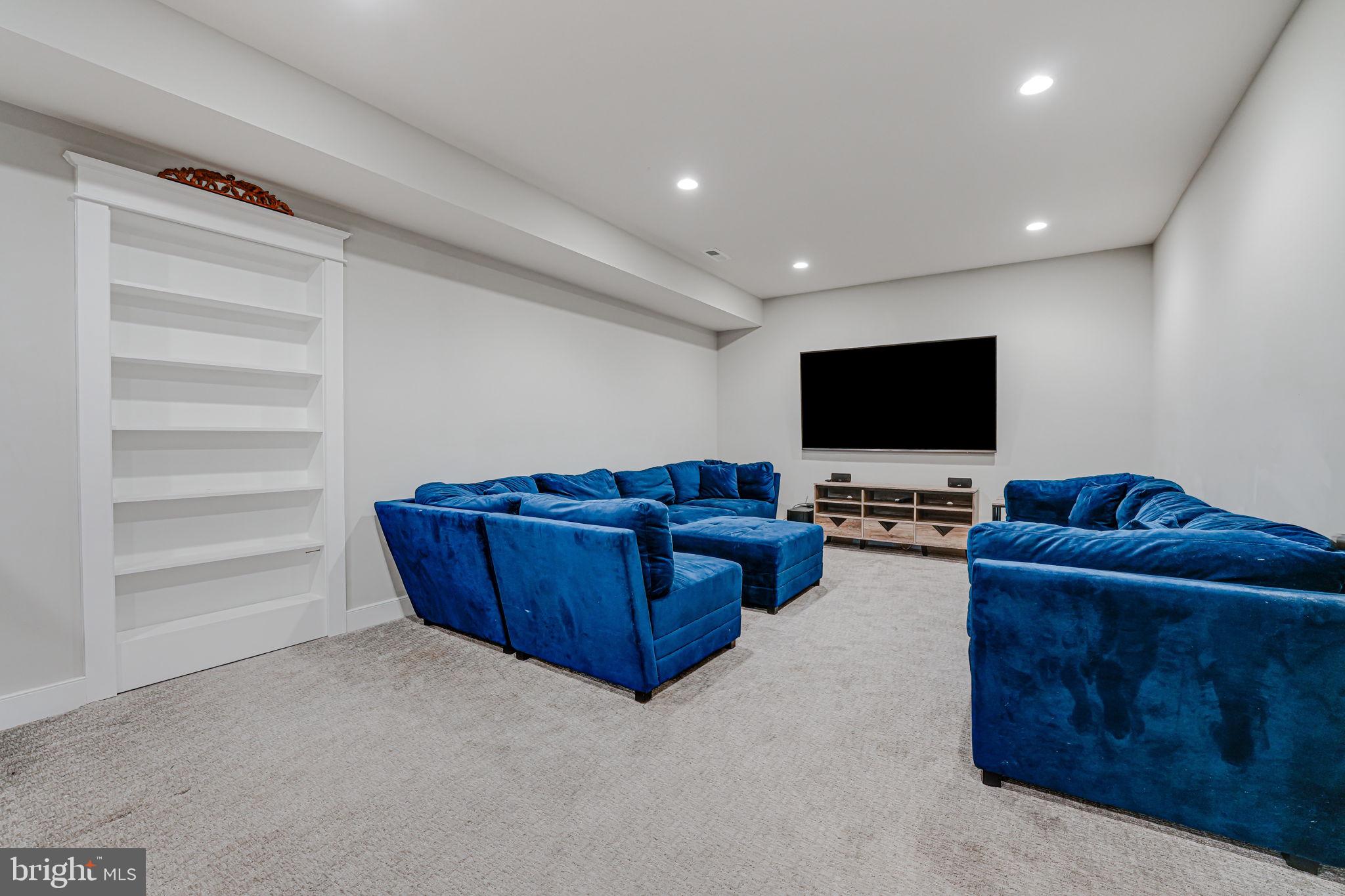 MURMURING PINES - Residential