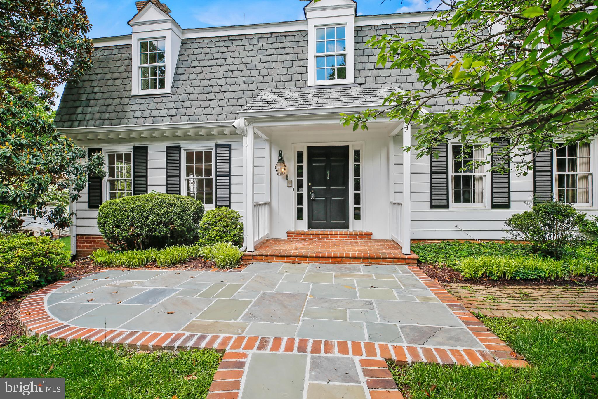 BRADLEY HILLS GROVE - Residential