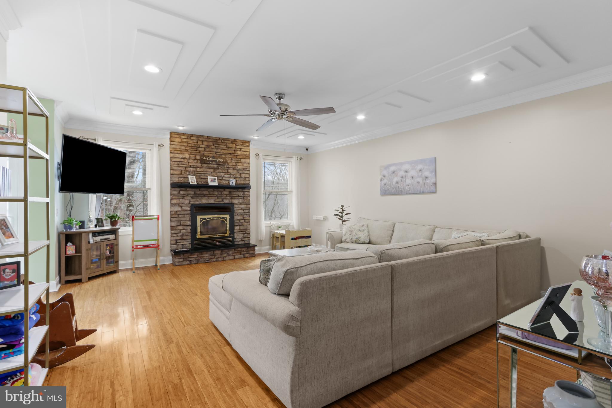 SAW CREEK ESTATES - Residential