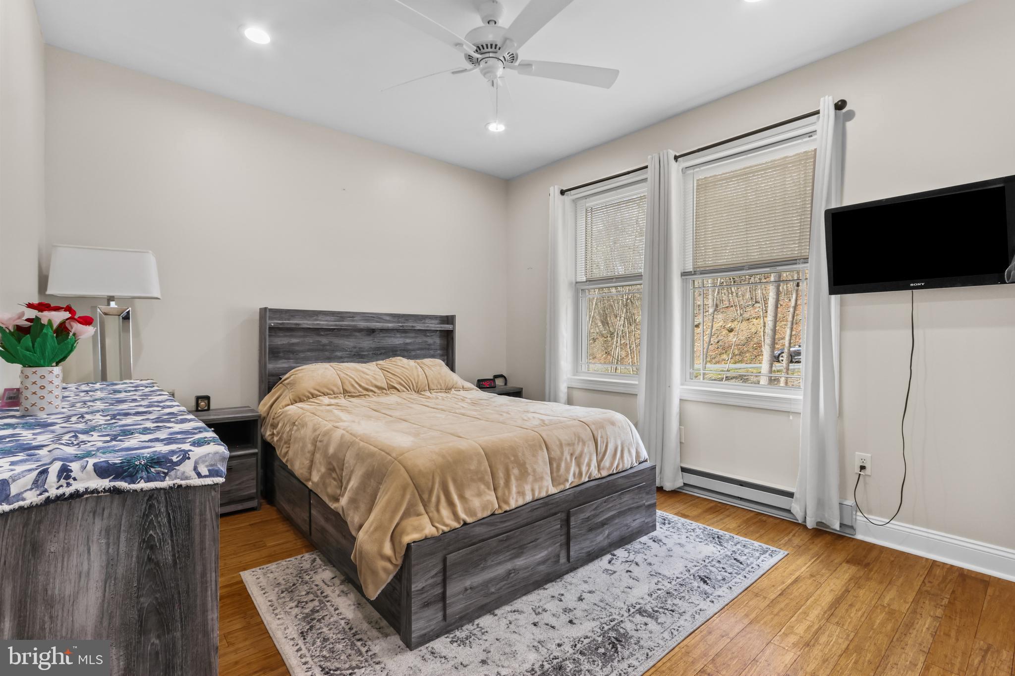 SAW CREEK ESTATES - Residential