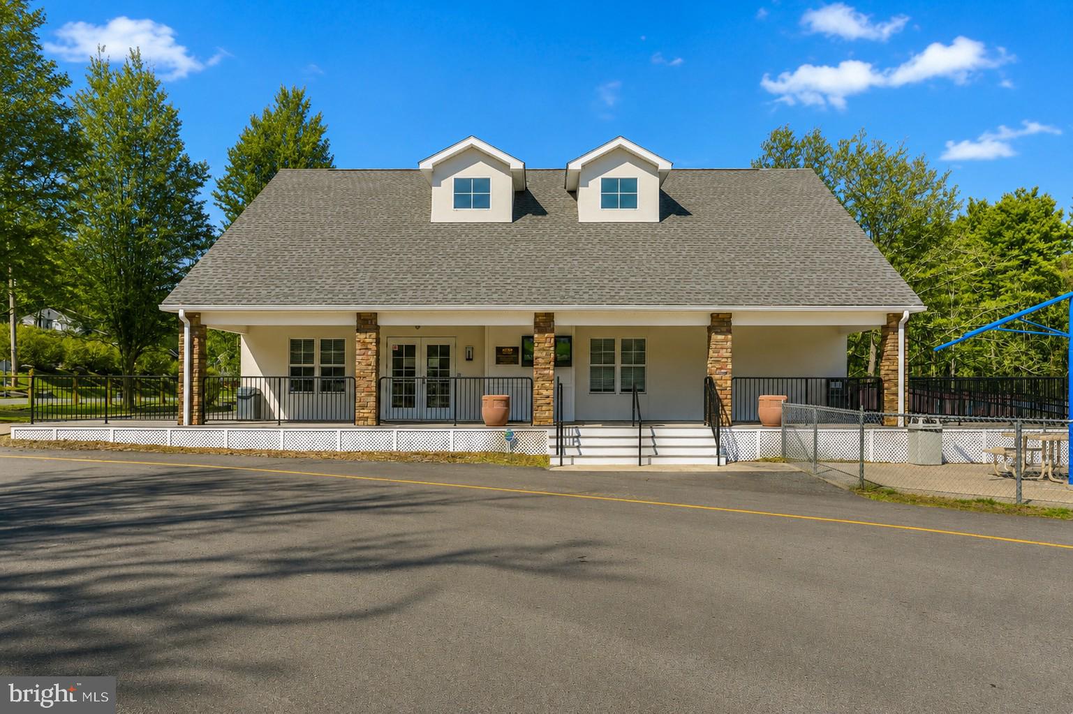 SAW CREEK ESTATES - Residential