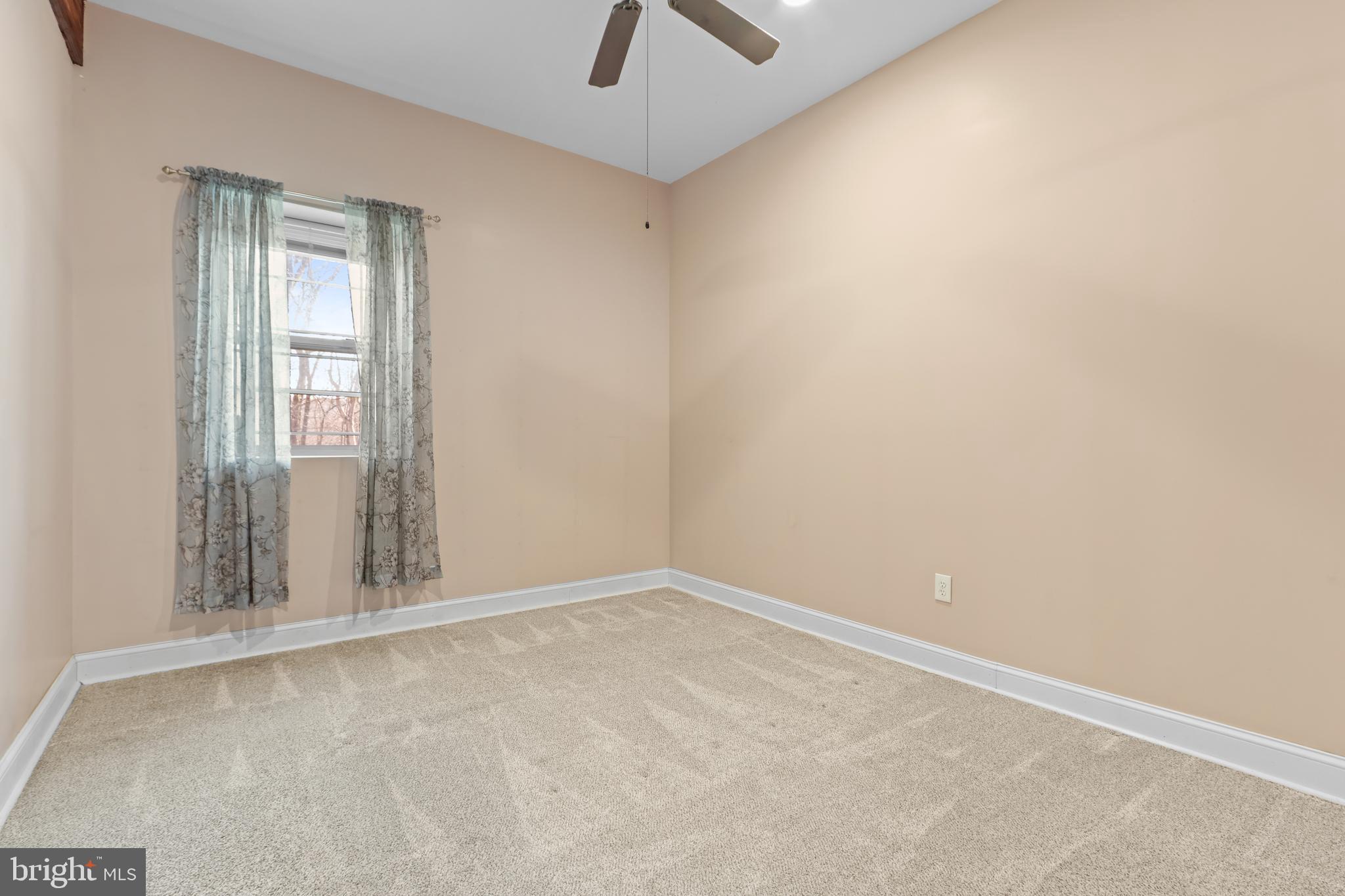 SAW CREEK ESTATES - Residential