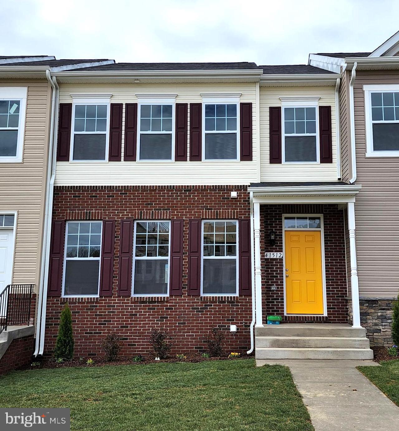 Sold & Settled New Construction Townhome at the Clark's Rest neighborhood in Leonardtown. The Compton #1 Townhome with rear kitchen layout is over 2400 of total finished living space, featuring a  2-Car Rear Load Basement level Garage w. 3 upper level bedrooms and 2 baths,  a  half bath on the main level, as well as finished basement including a rec room and another full bath. 1st floor highlights include open layout that features a kitchen island w. sink looking into the family room as well as additional peninsula island with overhang into the dining area.  There is also a separate dining room at the front of the home as well as a family room to the side of the kitchen.  Upgraded options featured for this home include vinyl planks at  the Foyer, Powder Room and Dining Room, Stainless Steel Appliances including a microwave hood, Granite Kitchen counters, maple cabinets, ceramic floors and upgraded tub/shower surrounds for the owners bath, ceiling fan pre-wires, upgraded carpet and pad,  plus a large 12x19'6 composite deck. 



Community Amenities for the Clark's Rest neighborhood feature a Community Clubhouse, Pool, Basketball , Walking Trails, Tennis Courts, Playground, and sidewalks.


Estimated delivery of this home will be late Winter/Early Spring 2022.
