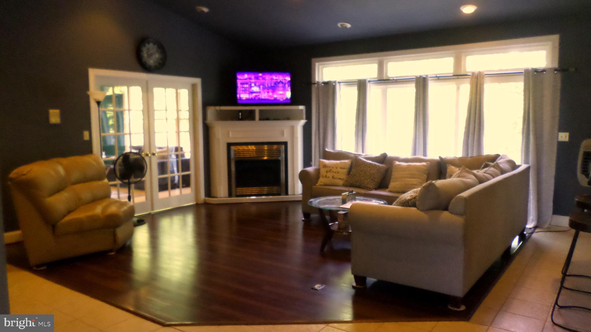 BAYLOR LAKE ESTATES - Residential
