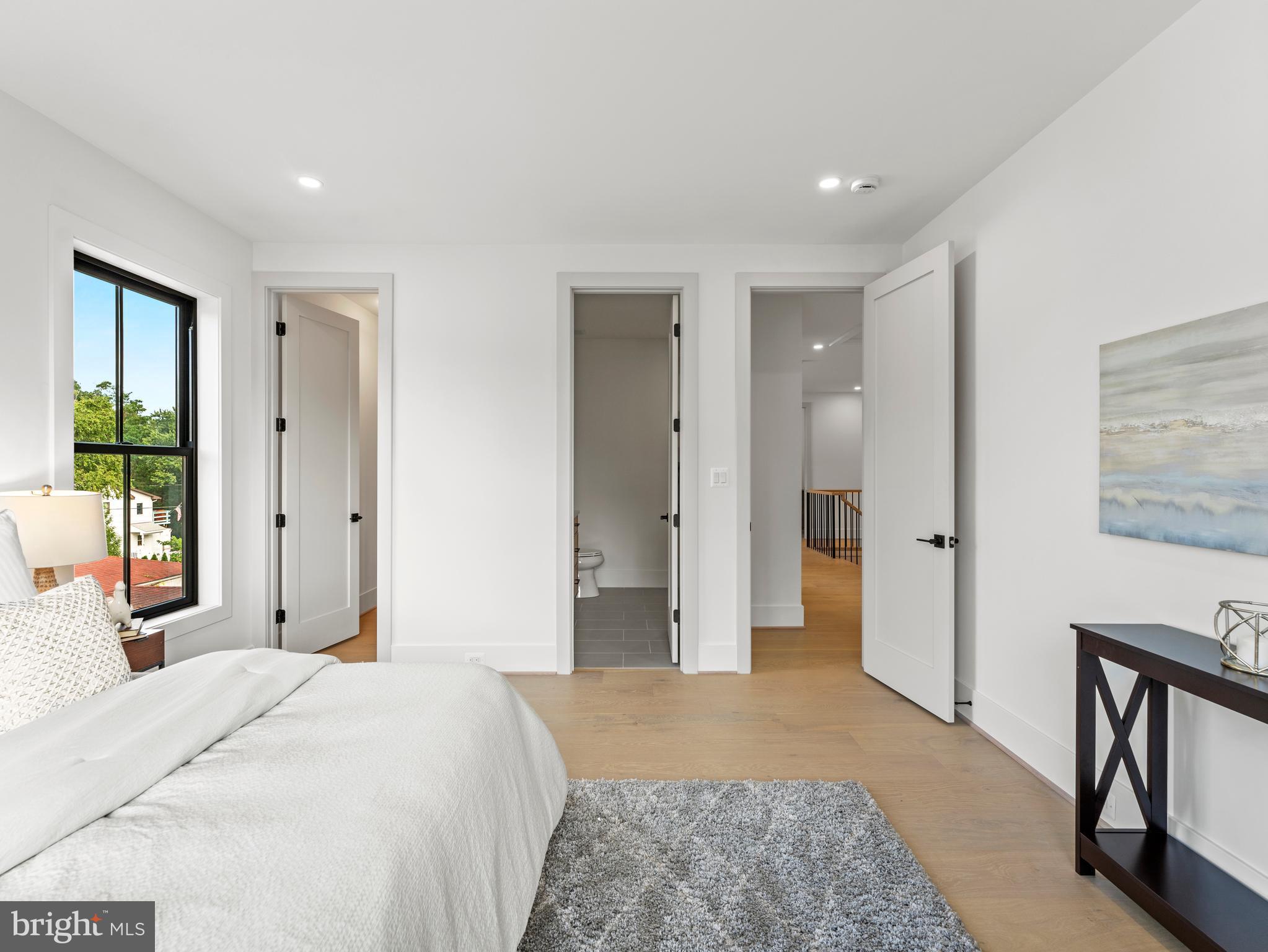 VIENNA WOODS - Residential