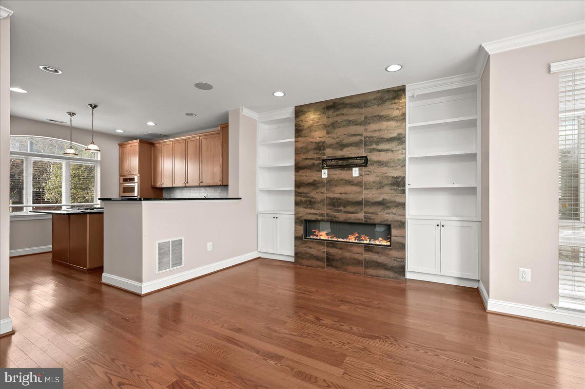 PIER HOMES AT HARBORVIEW - Residential Lease
