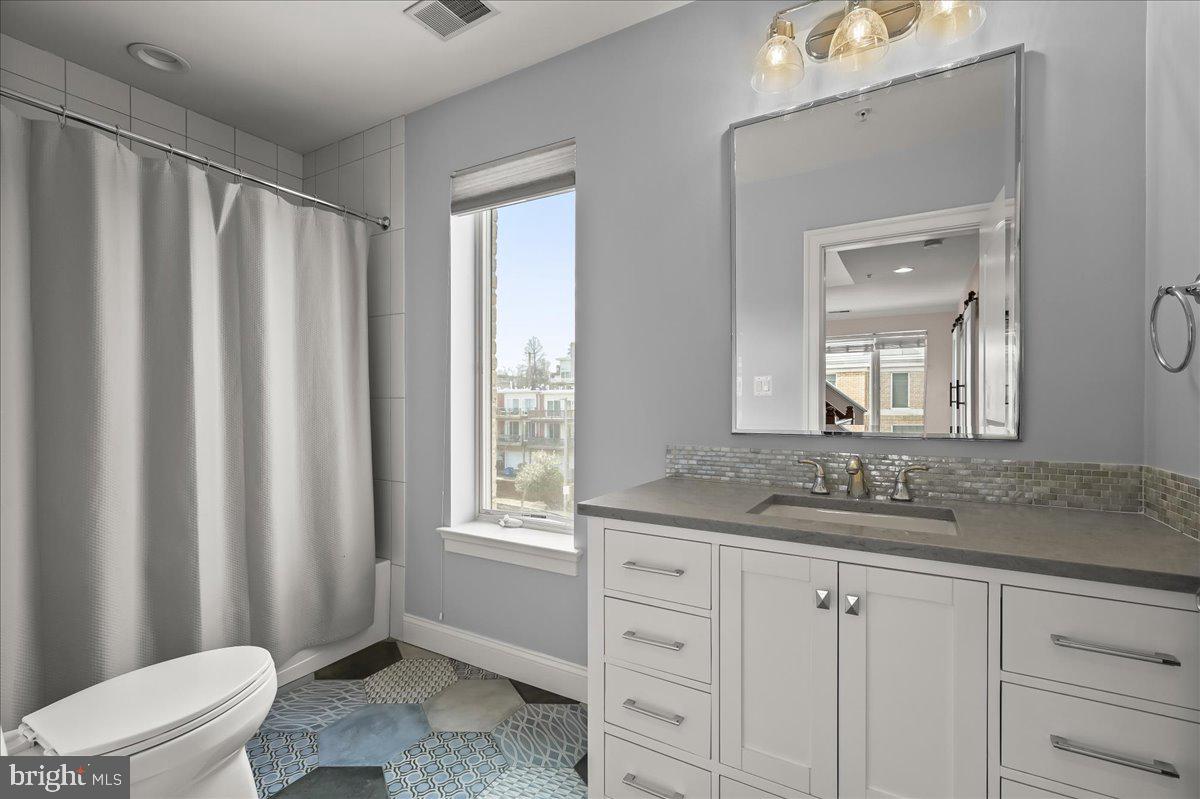 PIER HOMES AT HARBORVIEW - Residential Lease