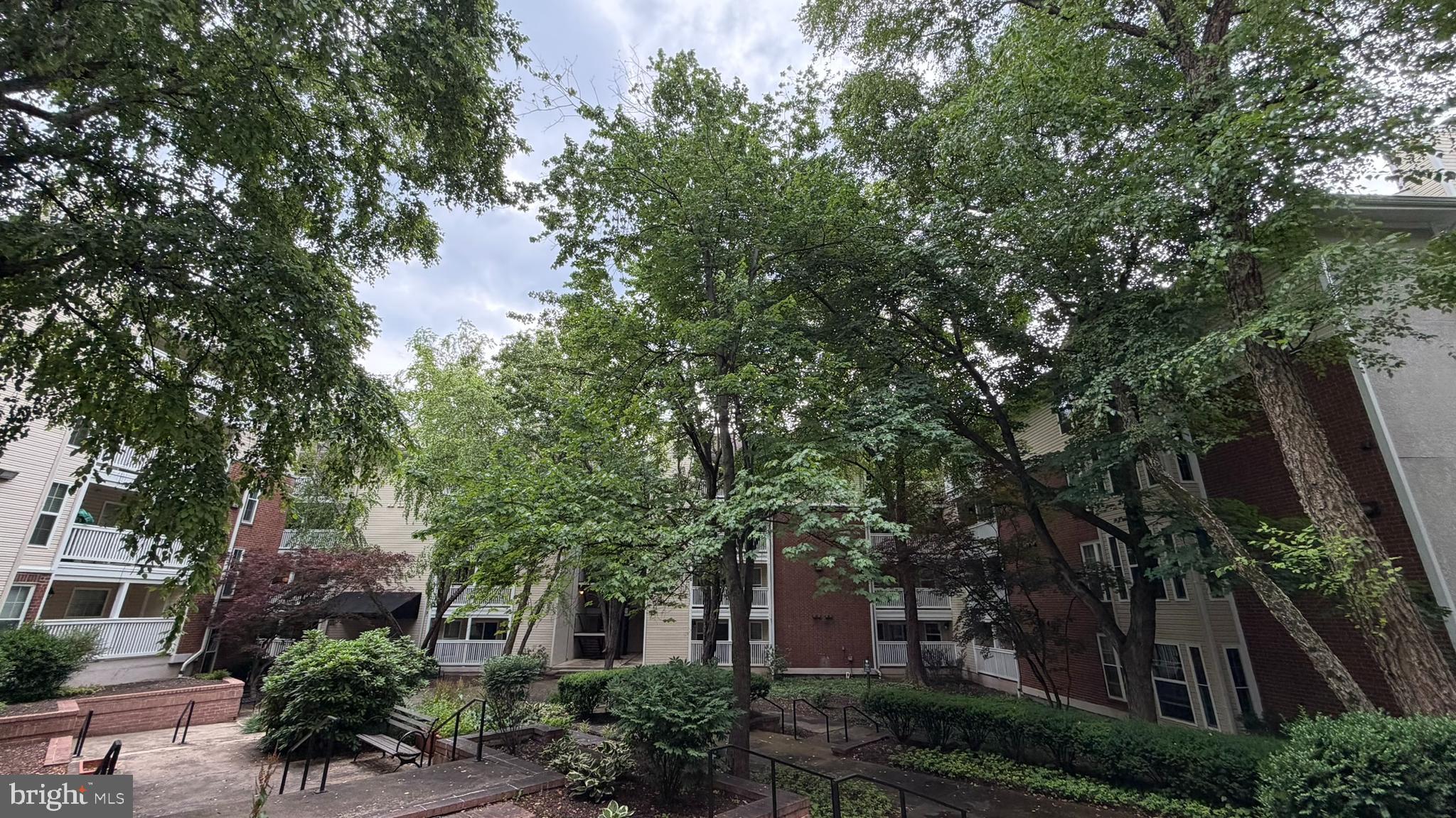 FOUNTAINS AT MCLEAN - Residential