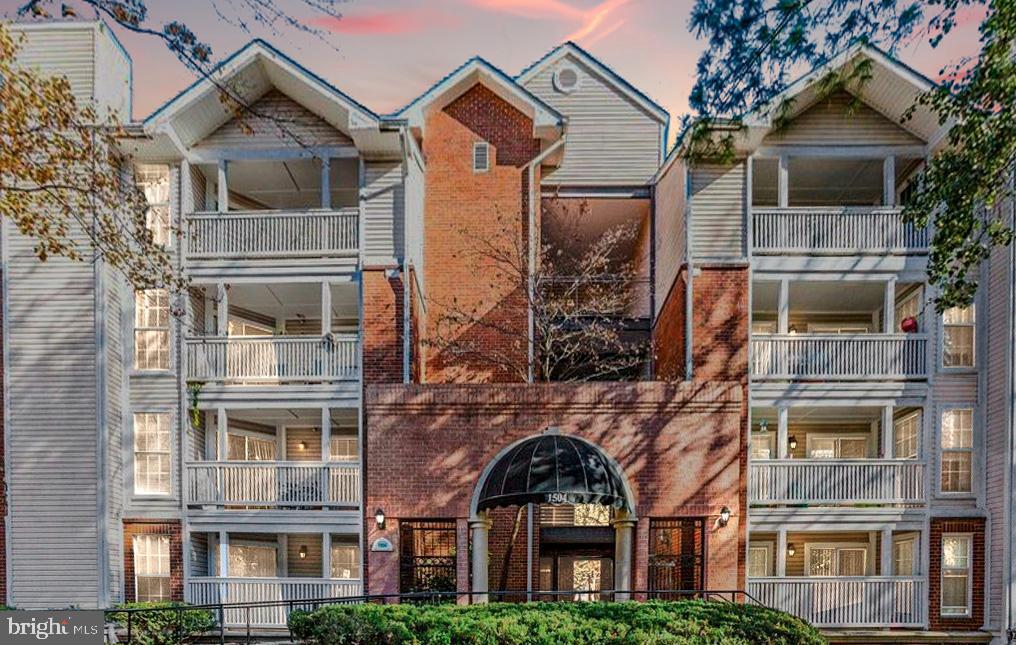 FOUNTAINS AT MCLEAN - Residential