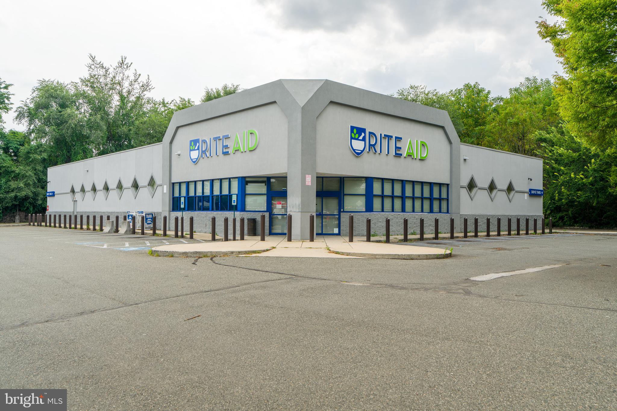 SALE OR LEASE!  This former stand alone RITE AID facility includes over 11,000  sq. ft. of single story retail space with 12 ft. ceiling heights.  Extensive retail refrigeration units are included with the offering.  This building is strategically located in downtown Reading, PA with easy access from Rte. 222 Business (5th Street).  This property will be sold with a deed restriction stating that future use can not be of a grocery store nature.
