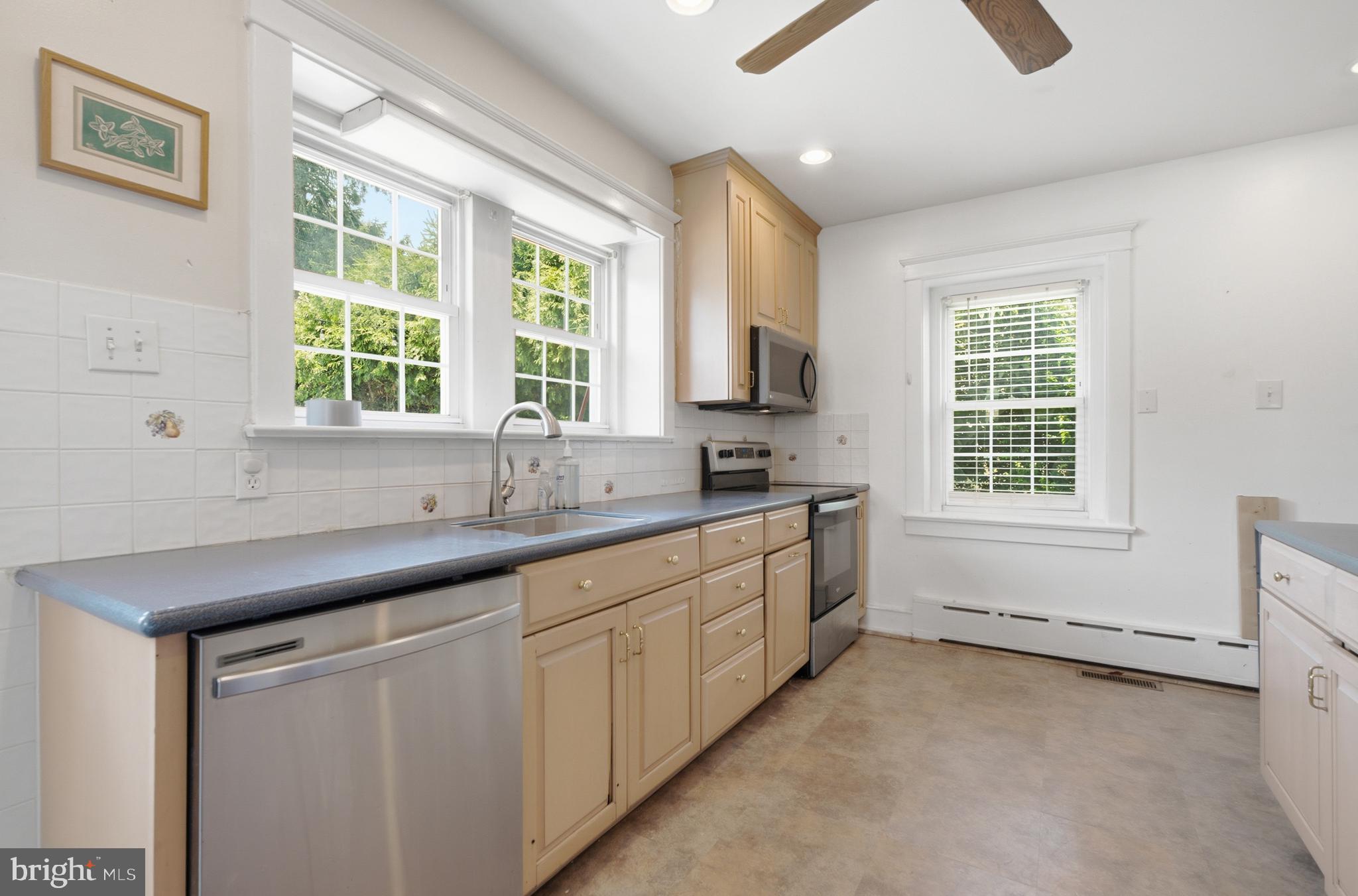 ARONIMINK ESTATES - Residential