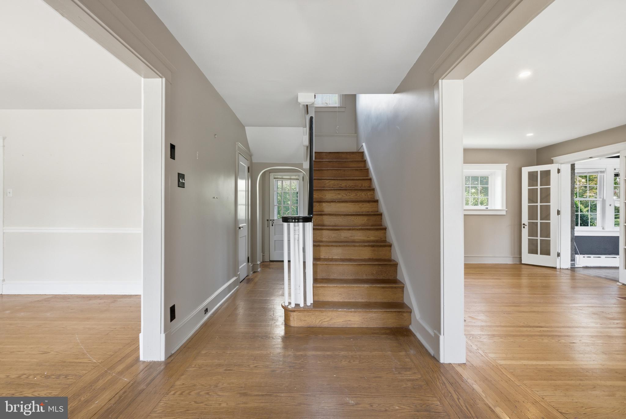 ARONIMINK ESTATES - Residential