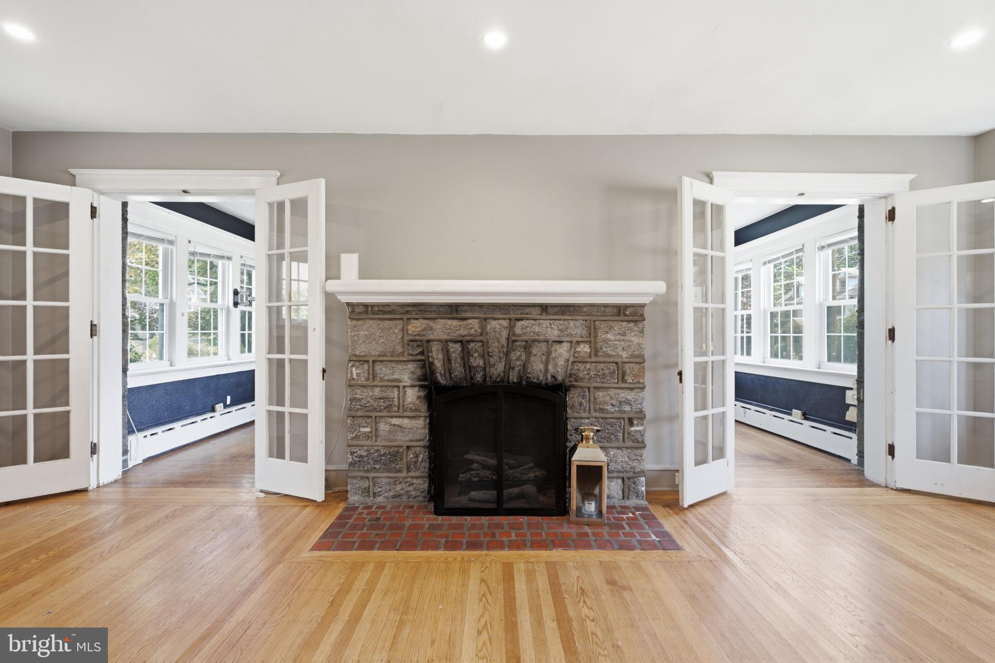 ARONIMINK ESTATES - Residential