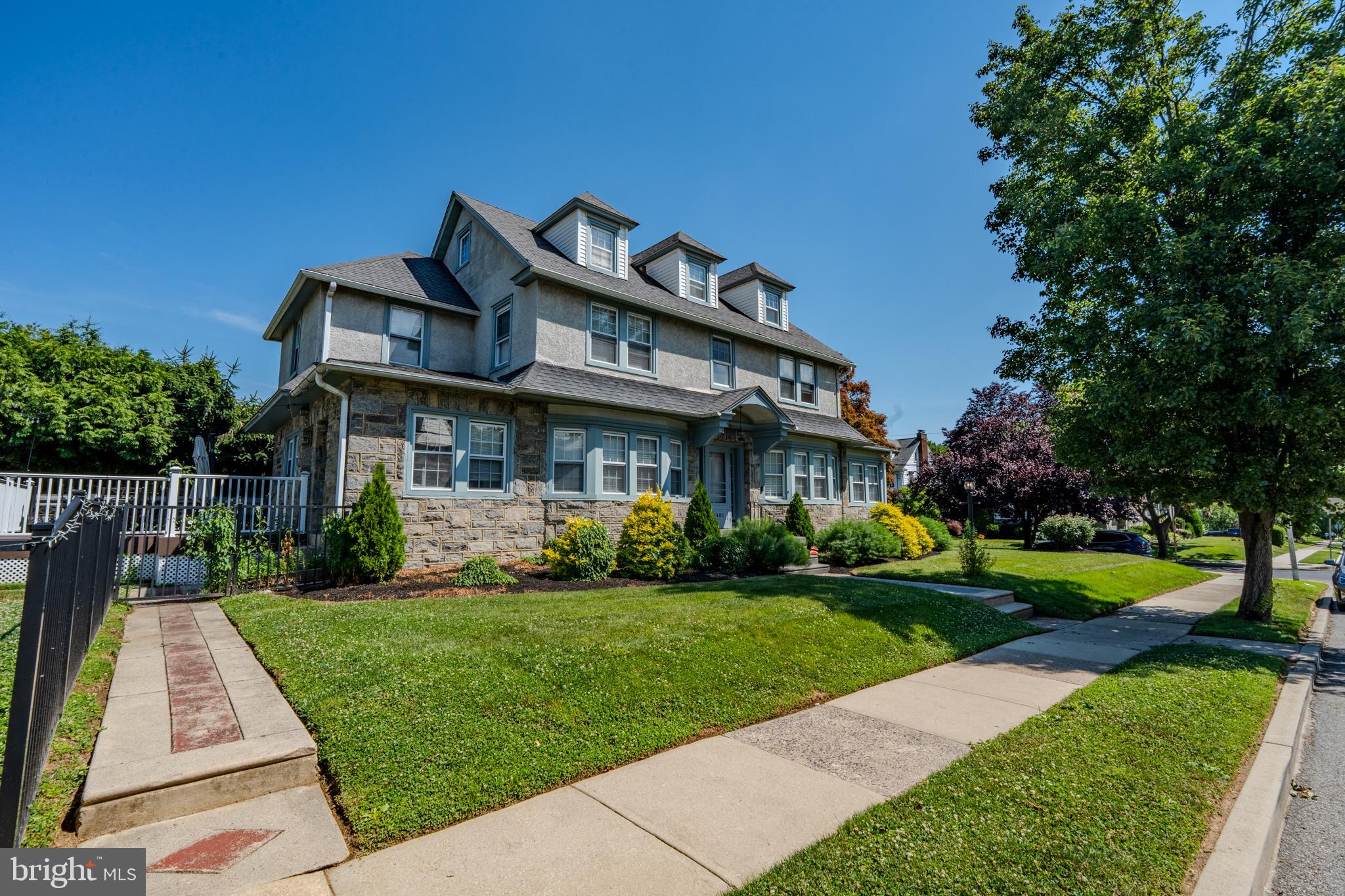 ARONIMINK ESTATES - Residential