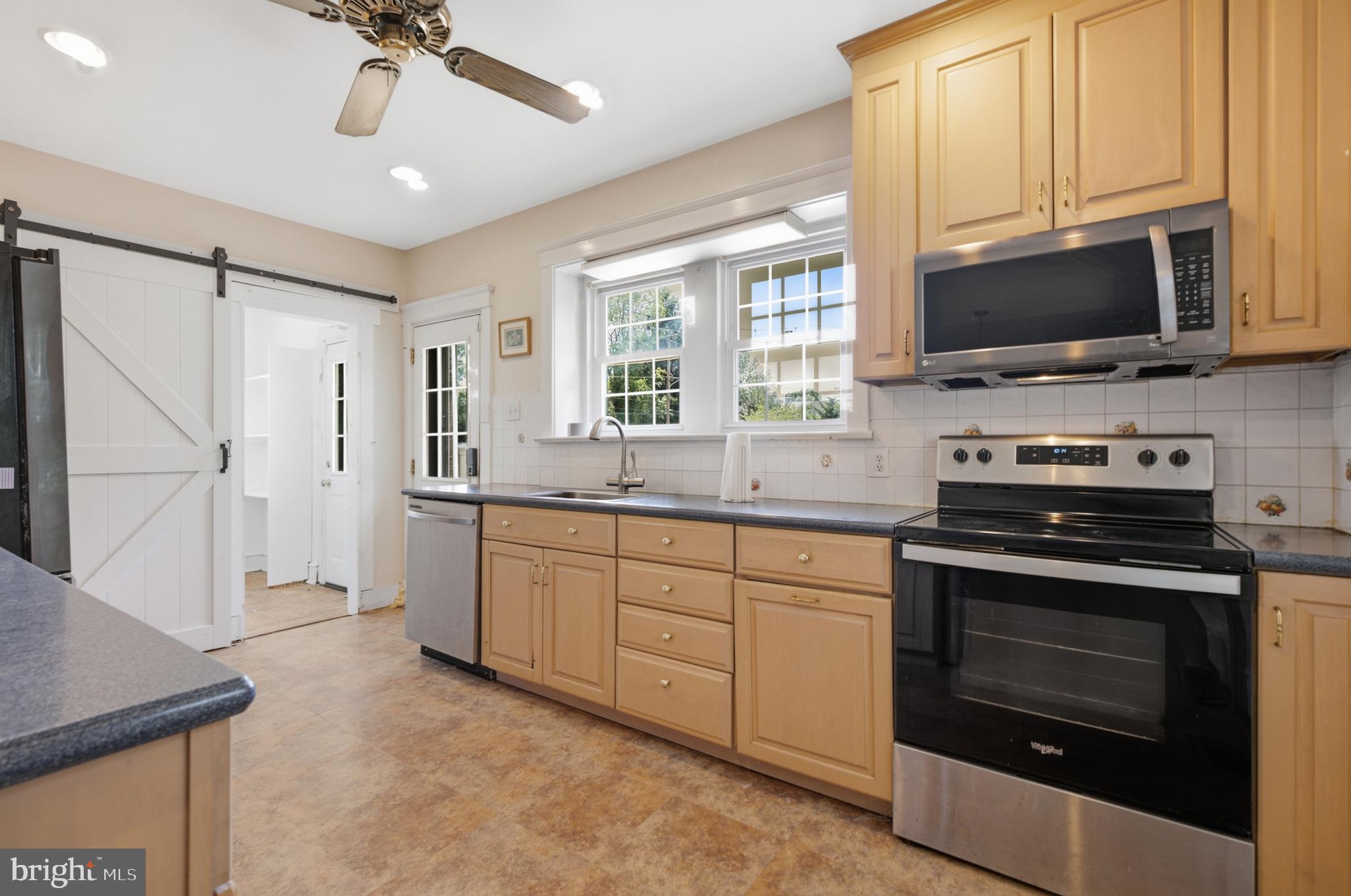 ARONIMINK ESTATES - Residential