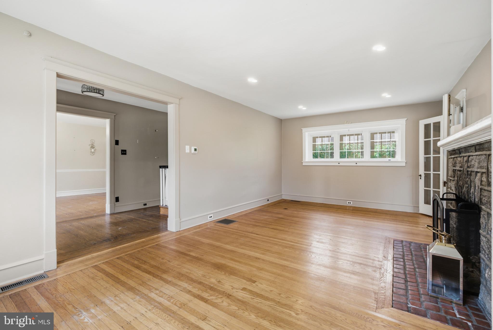 ARONIMINK ESTATES - Residential