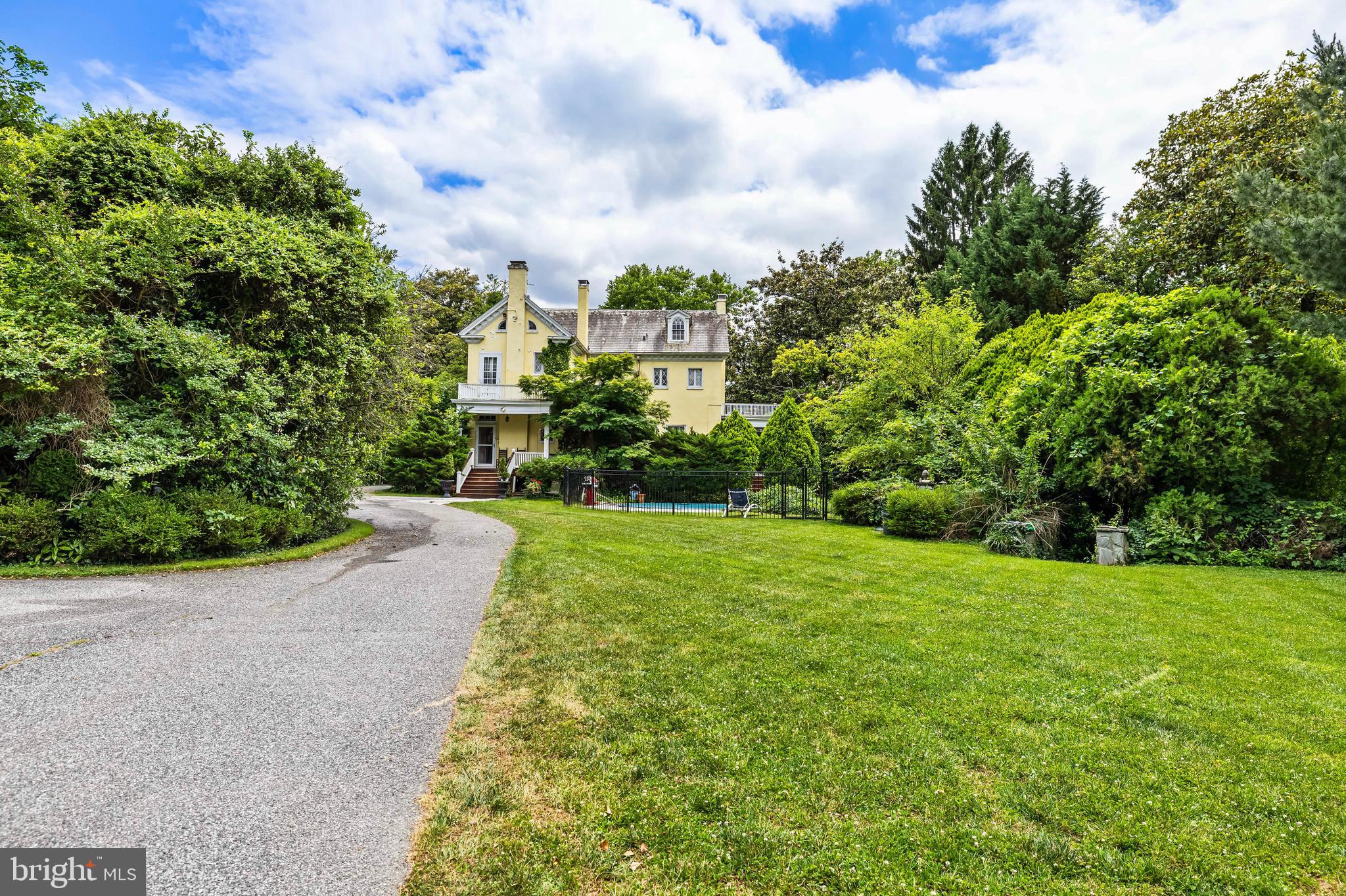NORTH ROLAND PARK - Residential