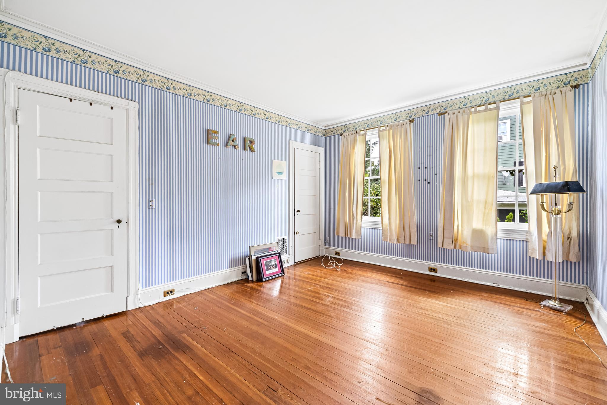 NORTH ROLAND PARK - Residential