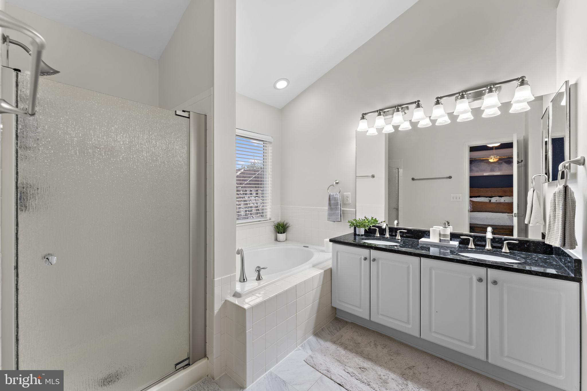 ISLAND CREEK - Residential