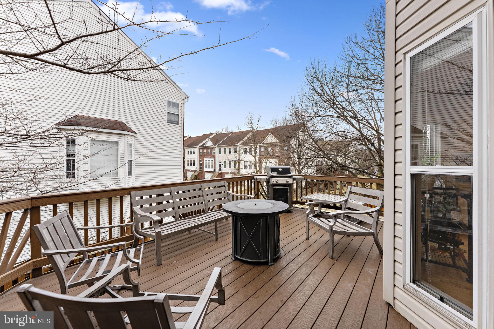 ISLAND CREEK - Residential