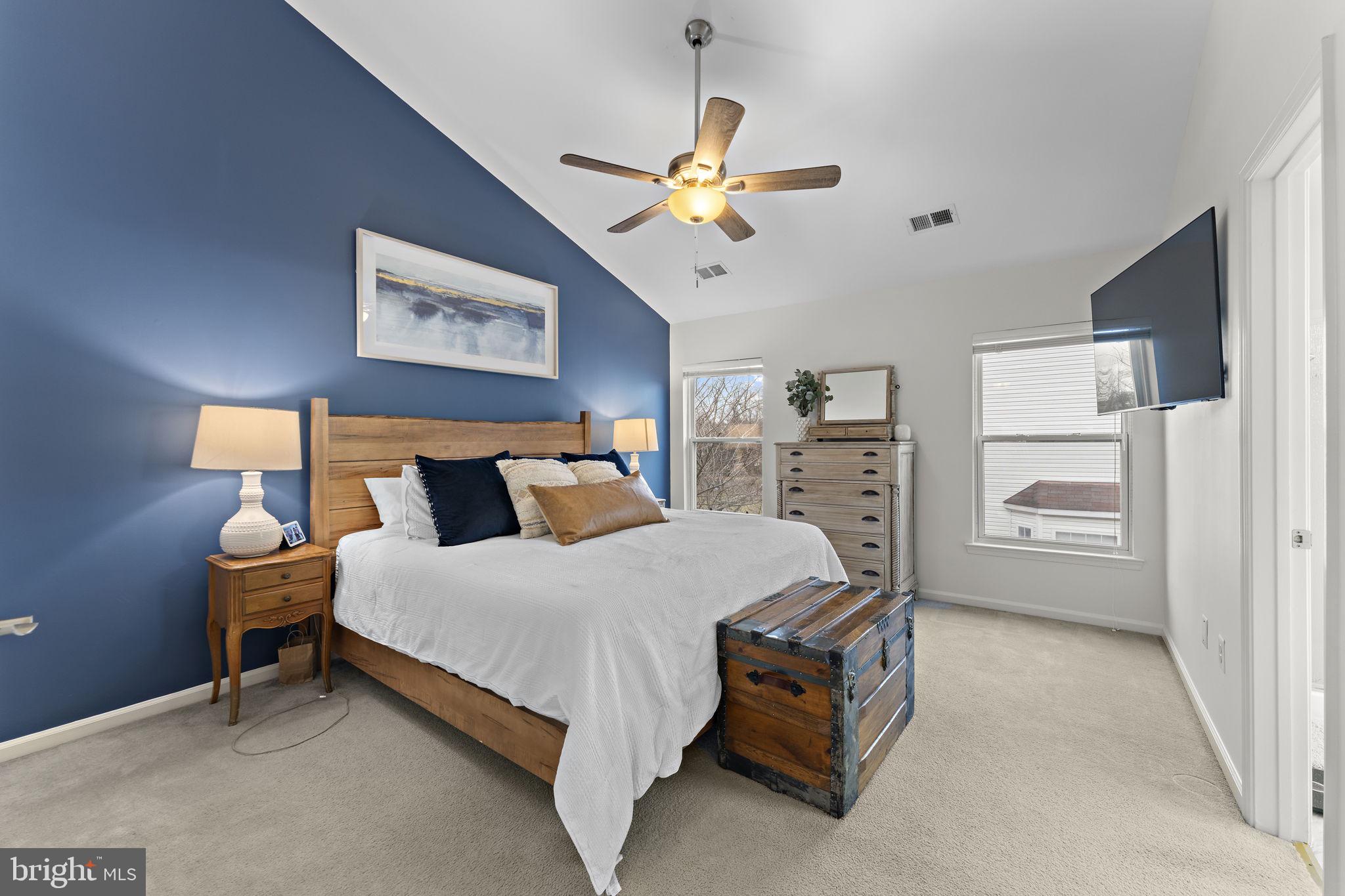 ISLAND CREEK - Residential