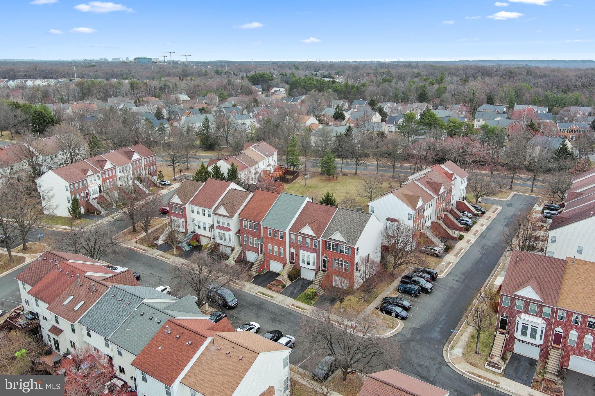 ISLAND CREEK - Residential