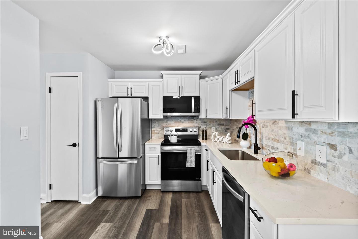 STAFFORD MEADOWS - Residential