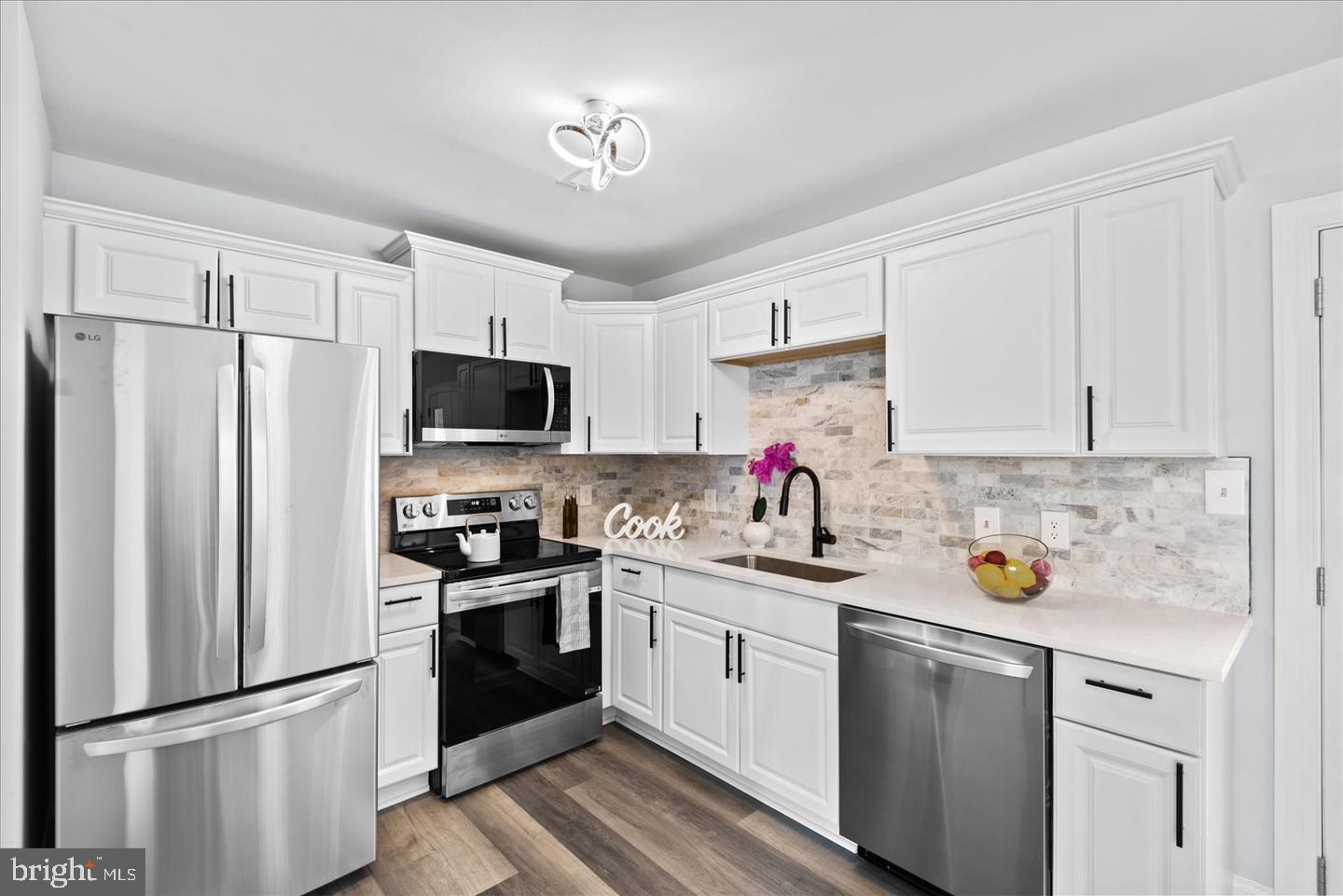 STAFFORD MEADOWS - Residential