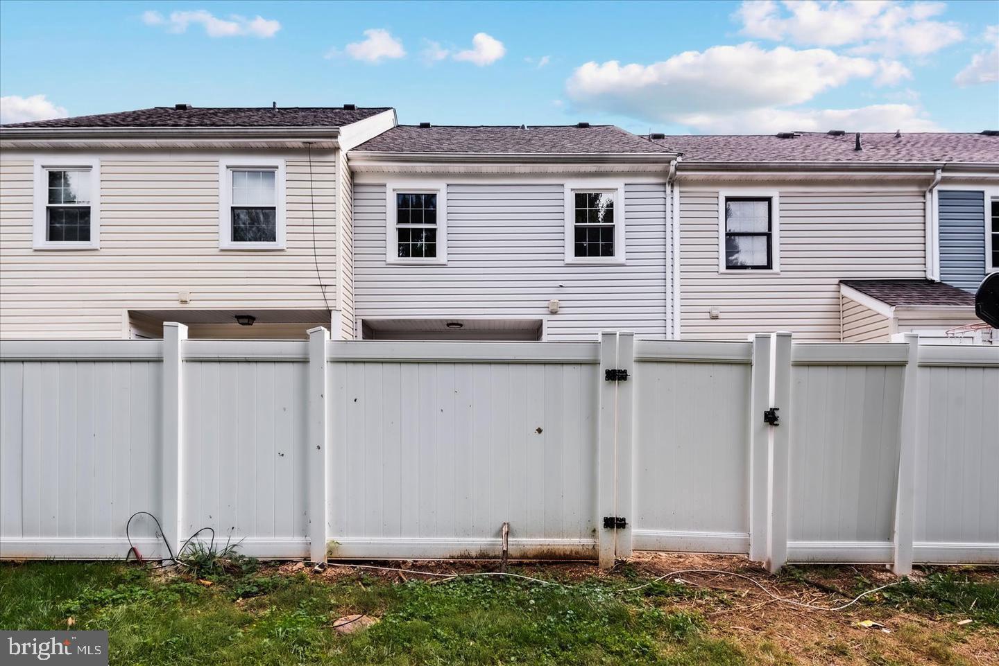 STAFFORD MEADOWS - Residential