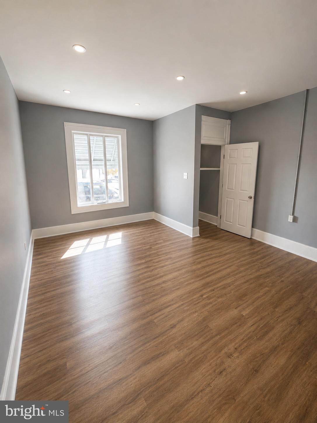 FRANKFORD - Residential Income