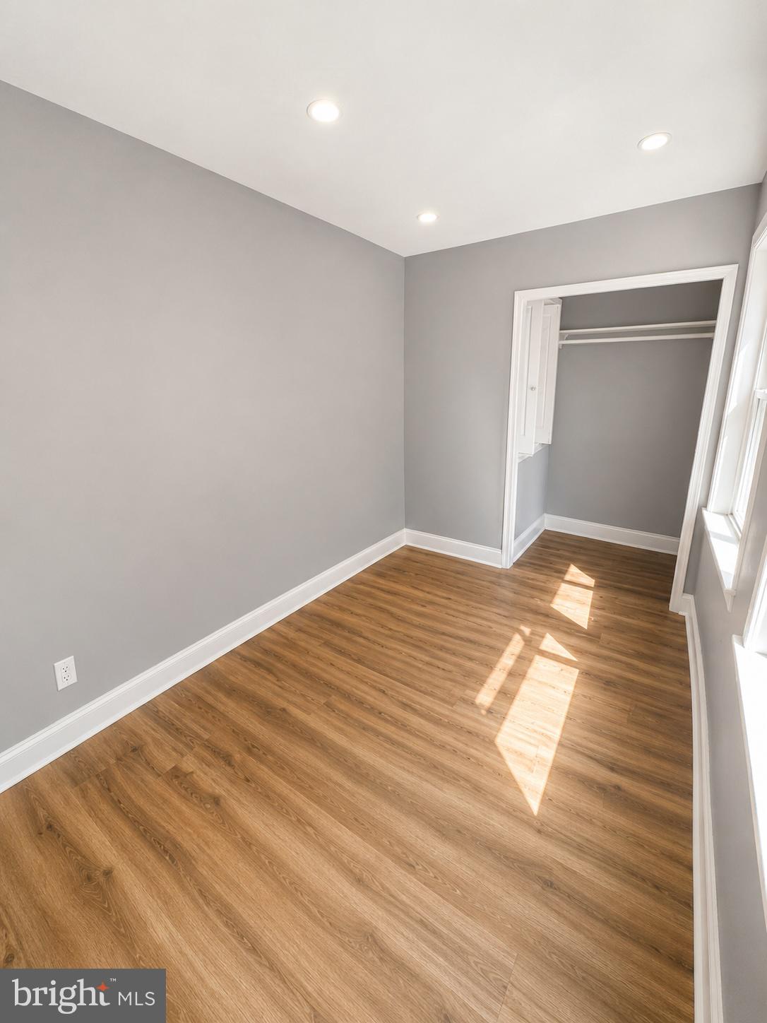 FRANKFORD - Residential Income