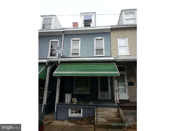 Calling all investors!  Here is your winter project.  Excellent rental potential here with a garage too!  Property being sold as-is, no SDS, corporate addendums apply.  Buyer is responsible for any municipal inspections/repairs as required.  With your vision and some elbow grease, this will make an excellent addition to any portfolio.