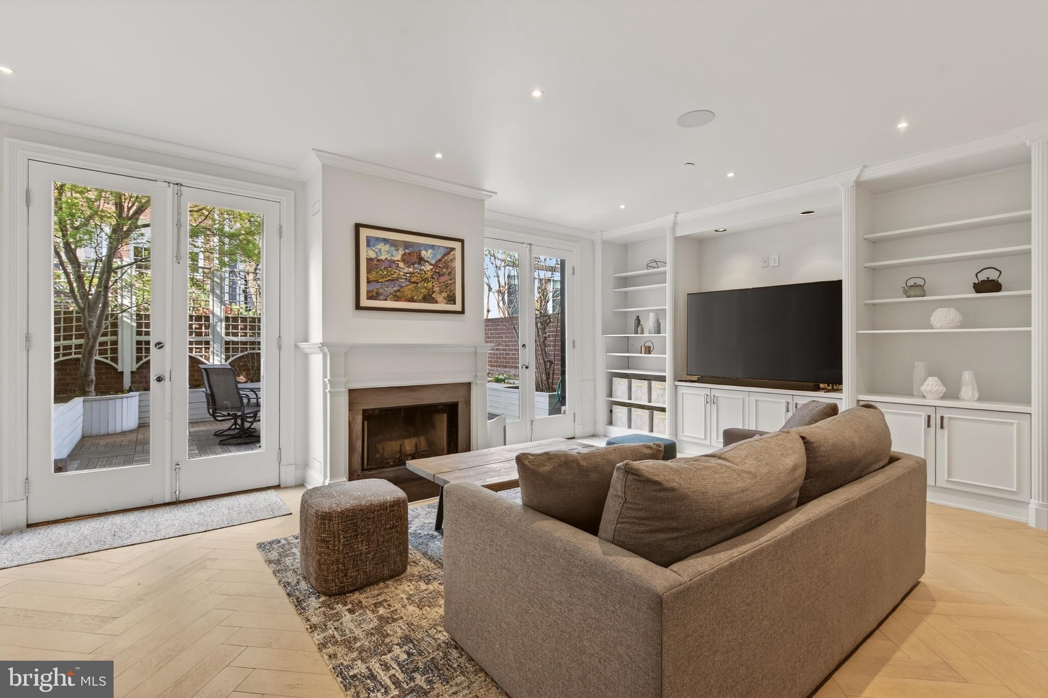 GEORGETOWN - Residential