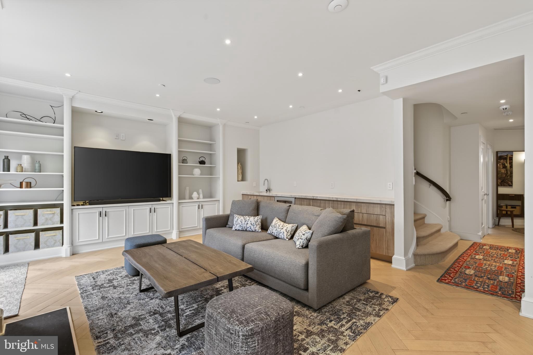 GEORGETOWN - Residential