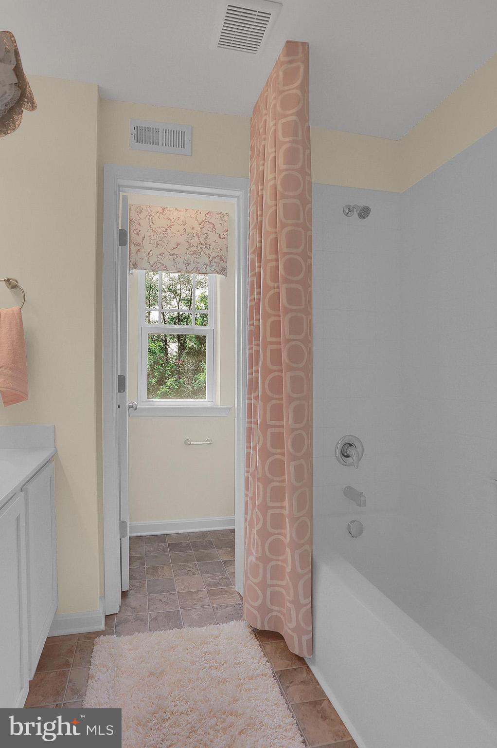 MONTGOMERY OAKS - Residential