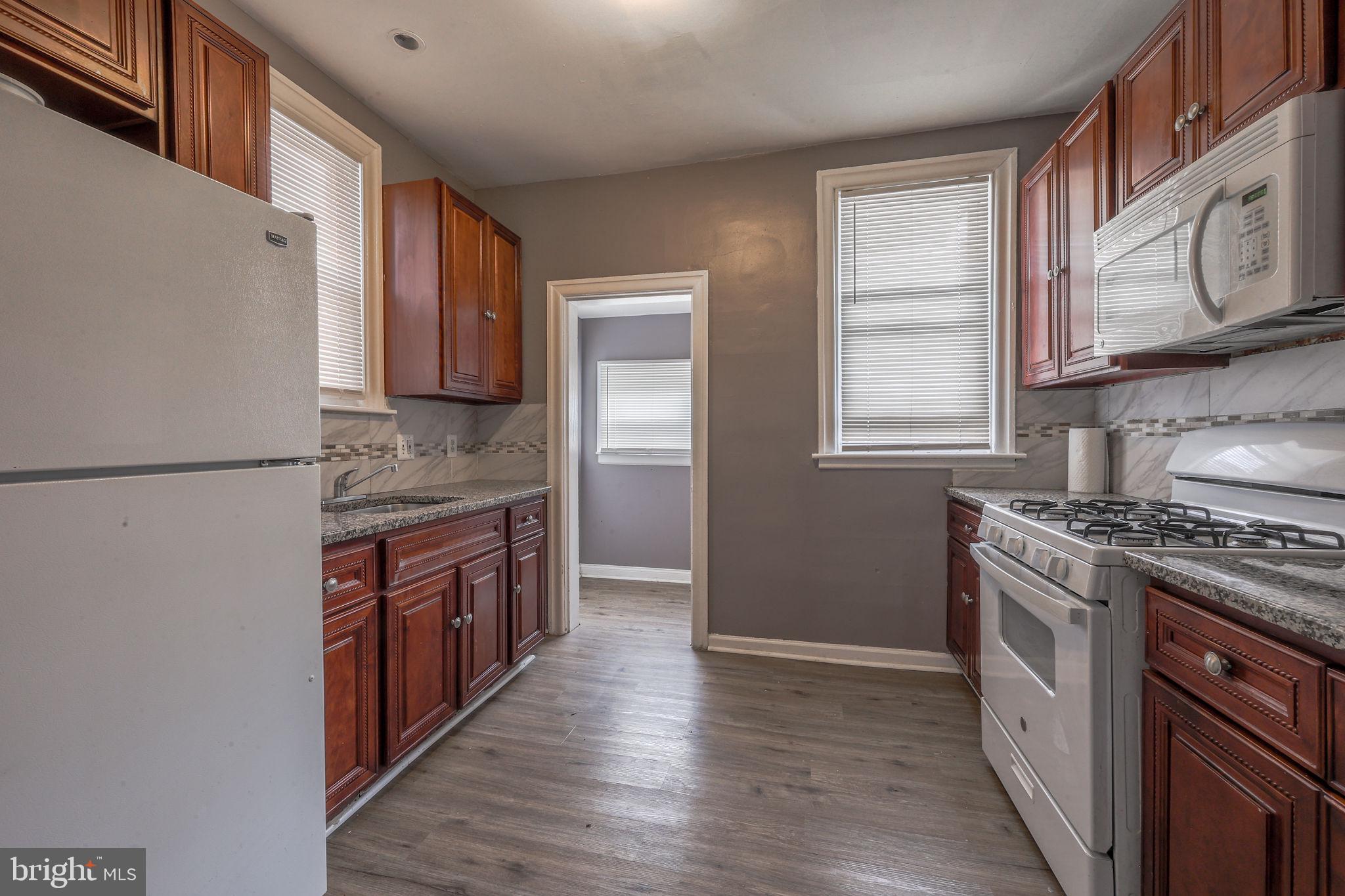 OXFORD CIRCLE - Residential