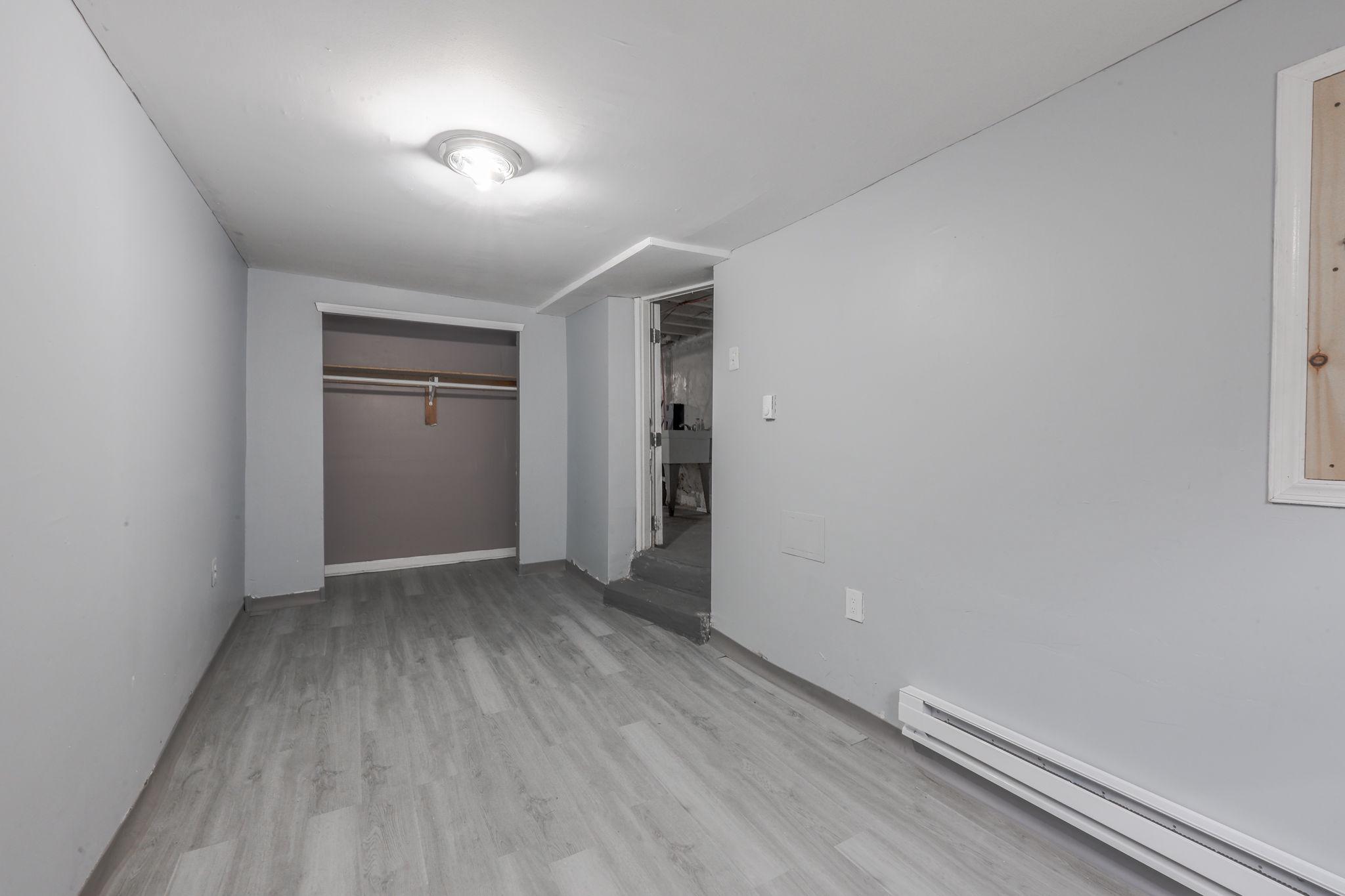OXFORD CIRCLE - Residential