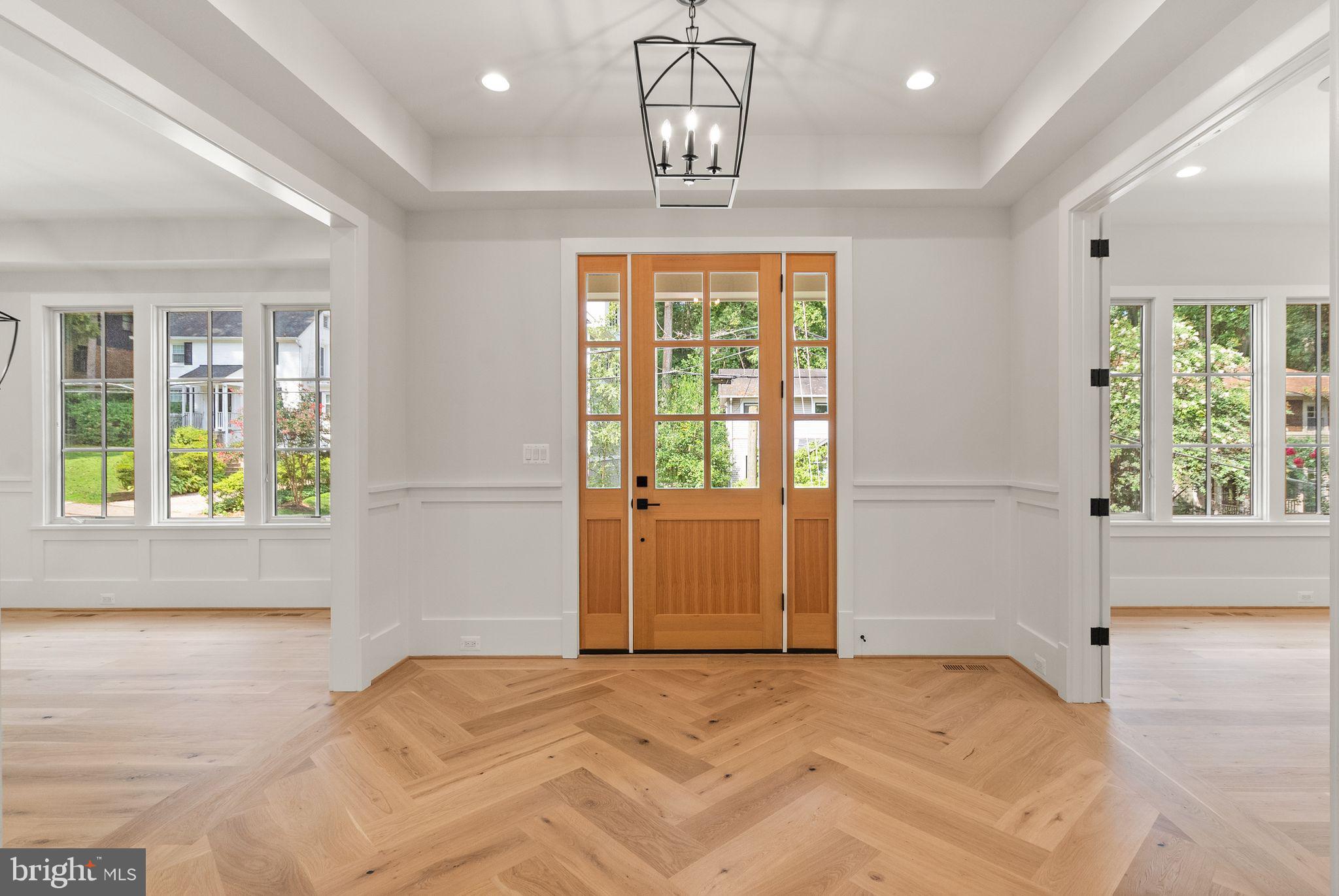 LEE HEIGHTS - Residential
