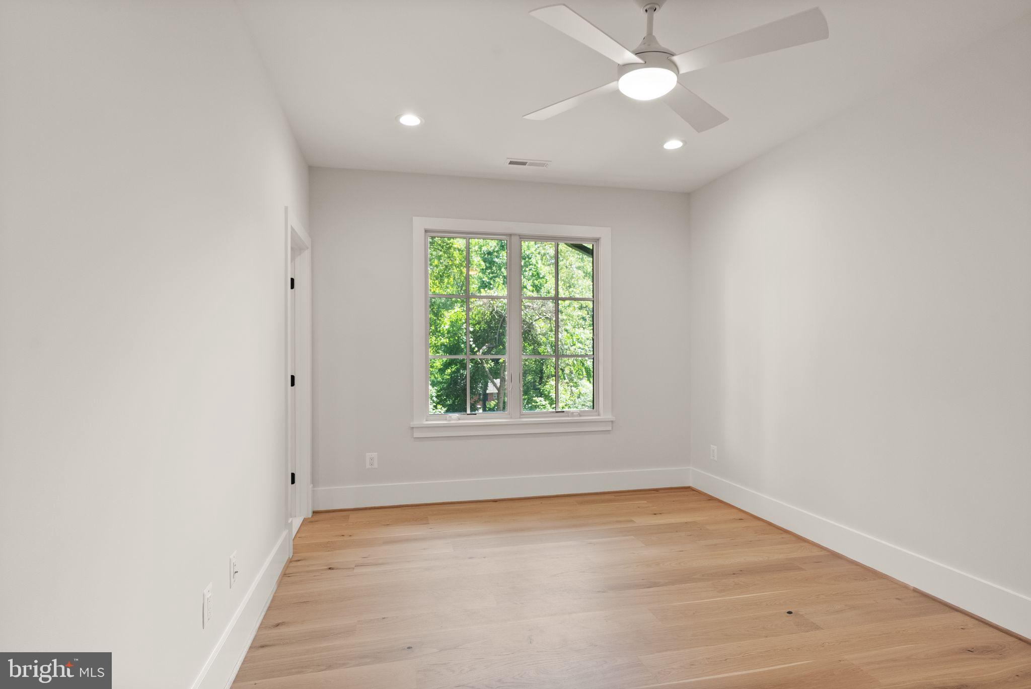 LEE HEIGHTS - Residential