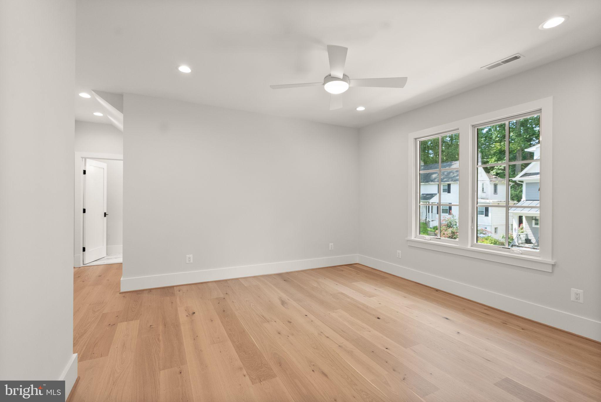 LEE HEIGHTS - Residential