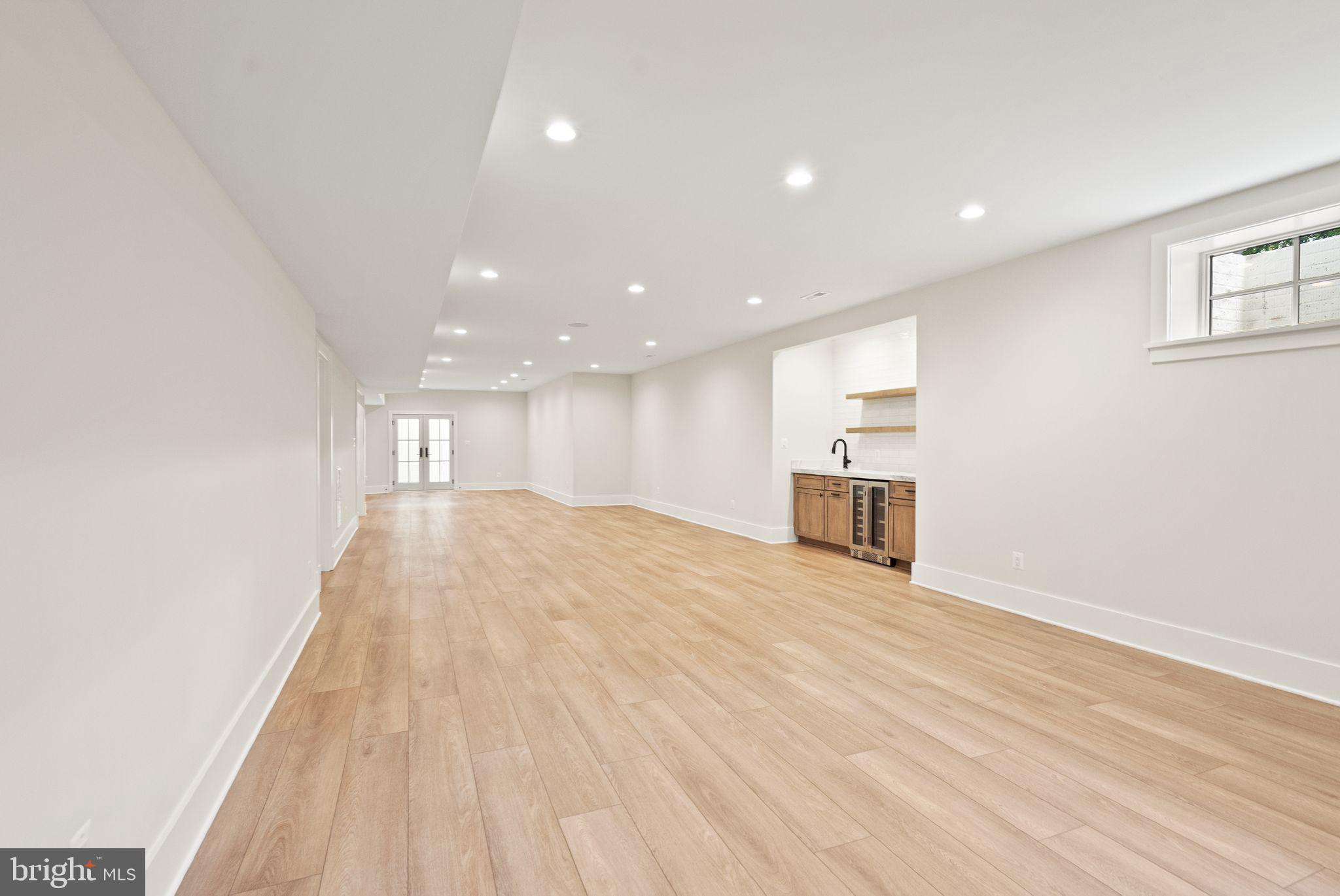 LEE HEIGHTS - Residential