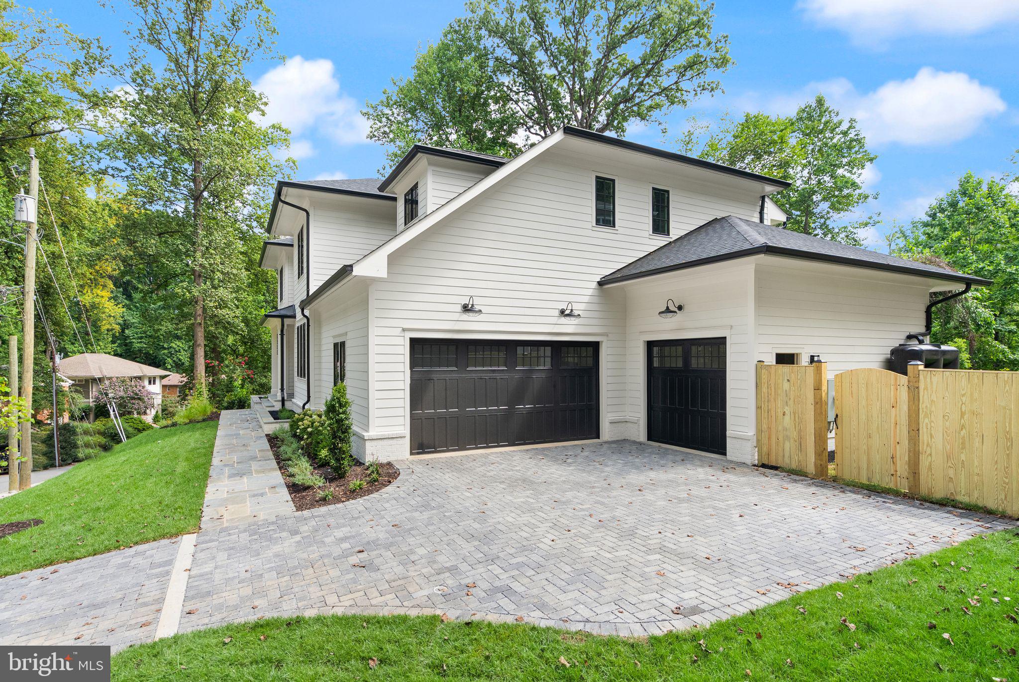 LEE HEIGHTS - Residential