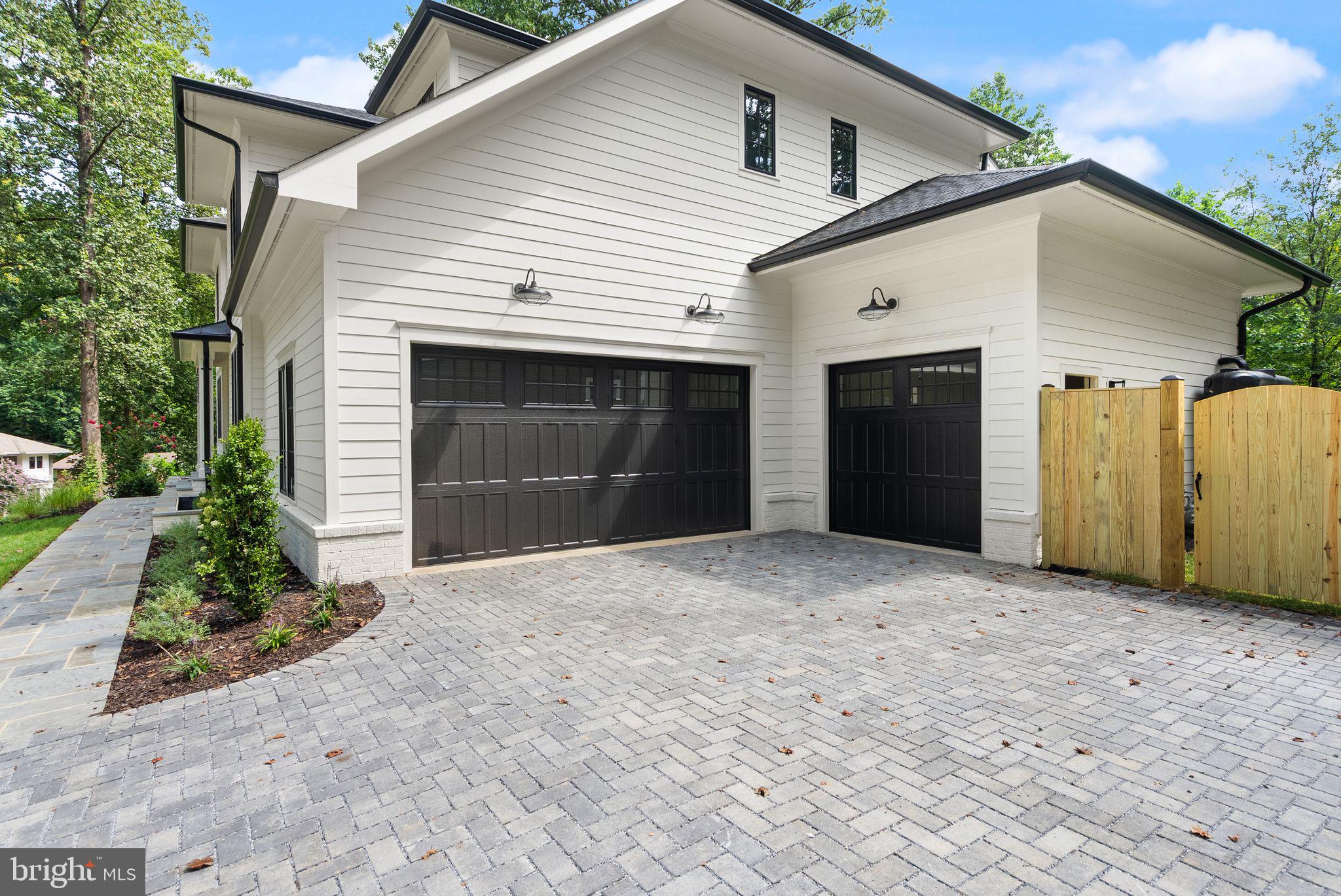 LEE HEIGHTS - Residential