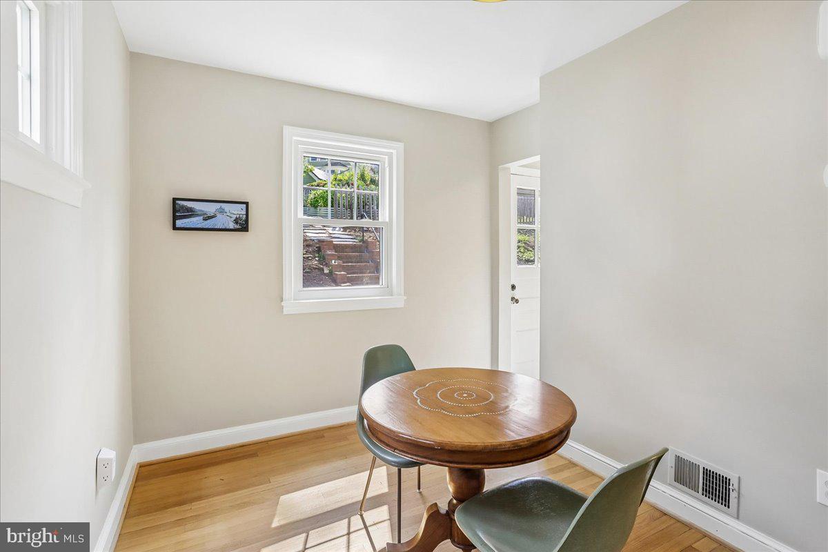 KENSINGTON HEIGHTS - Residential